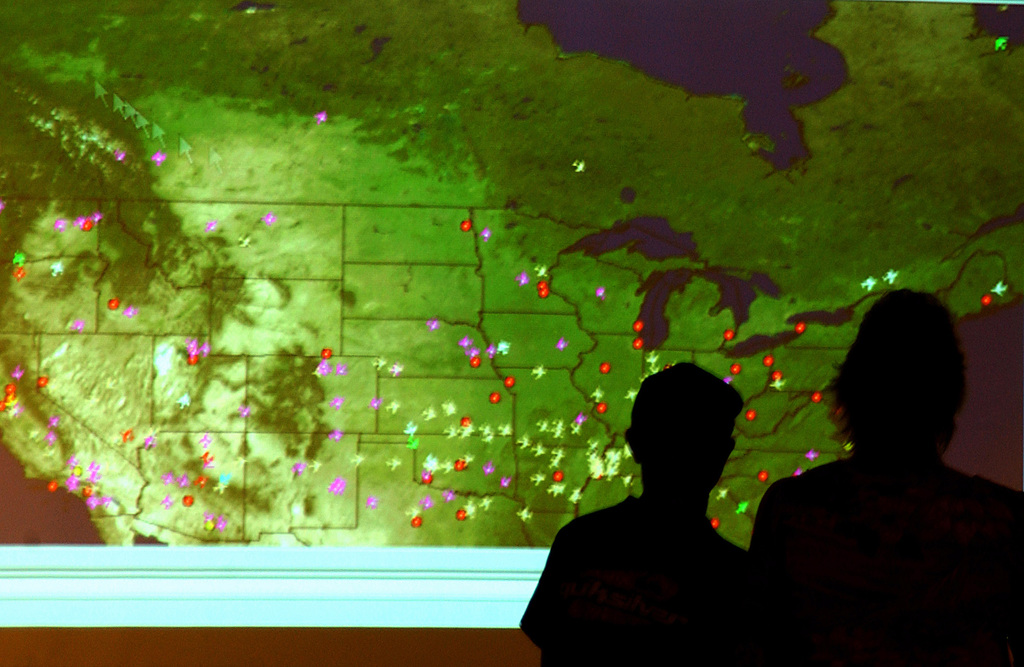 Navigating the Skies: Top Aviation Apps Every Pilot Should Know About - FlightRadar